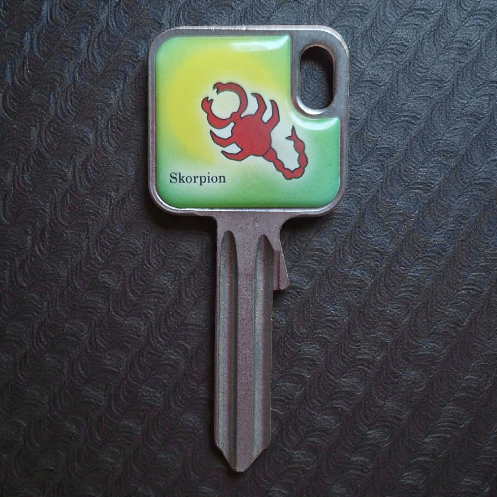 Schlüsselrohling „Sternzeichen Skorpion"